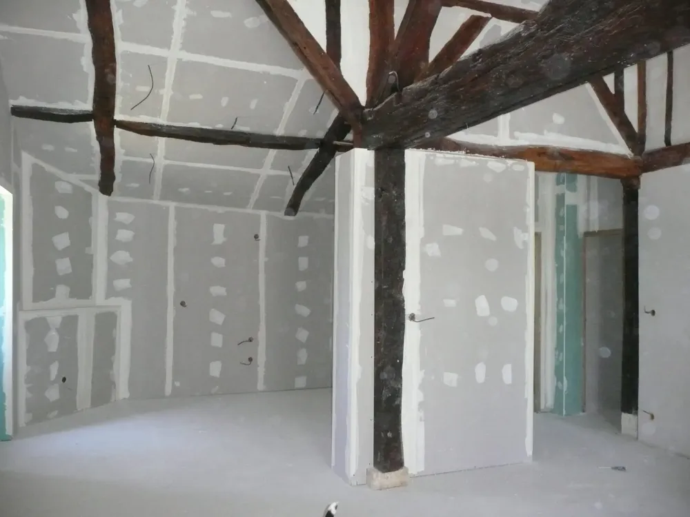 Travaux de pose de plaques